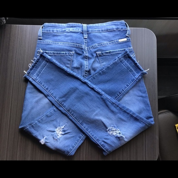 Kancan size 5 blue jeans, 5 pockets, raw hems, holes and scrapes. - Picture 4 of 9